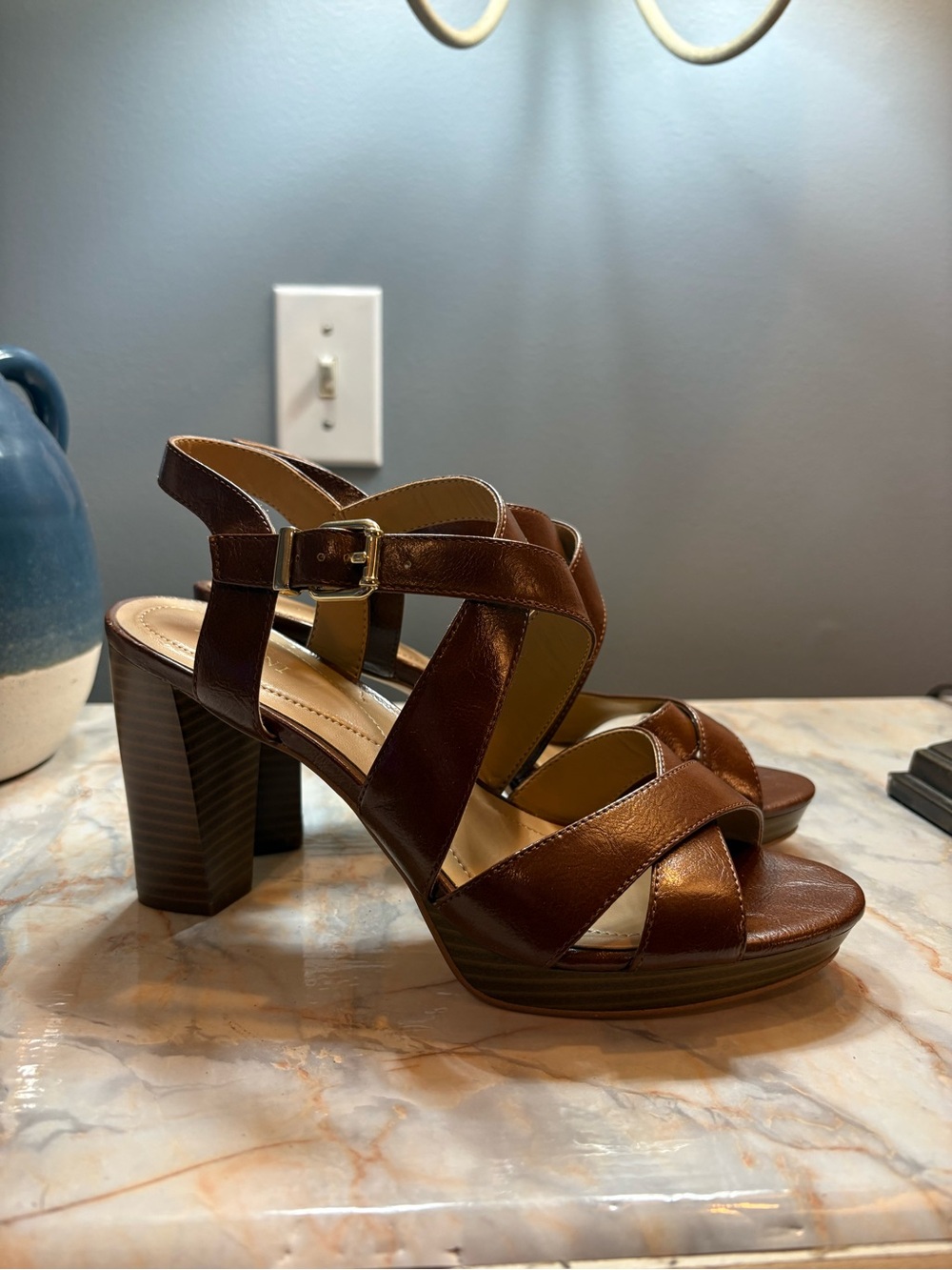 NWOT Alfani brown strappy platform block heel sandals 8
